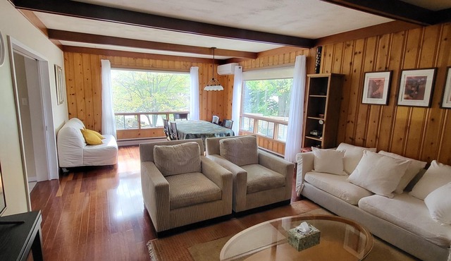 Lac Brome Double Room Suite with Lakeview Living Room (CITQ # 133781) in Lac brome
