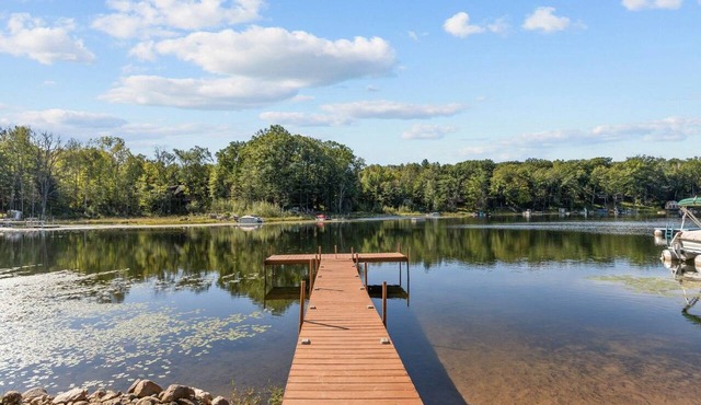 Lake Front! Private Dock! Water toys! in Gresham