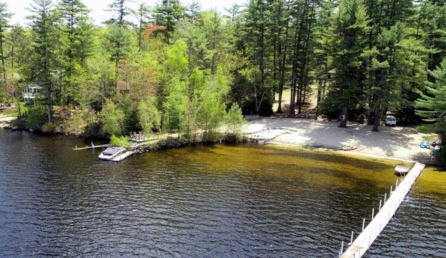 Lake Winni 2 bedroom plus den - large sandy beach, kayaks at Deepwood Lodges