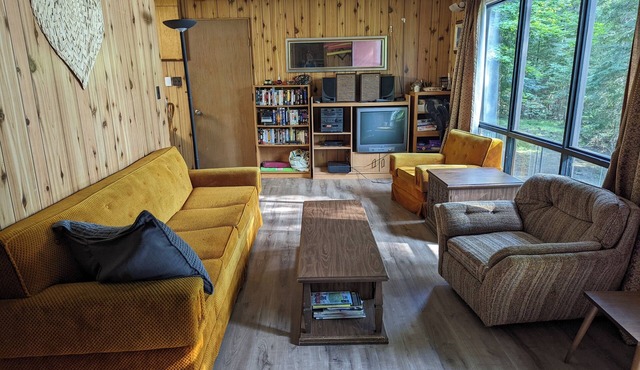 Lakefront 3 bdrm Getaway, north Muskoka near Huntsville