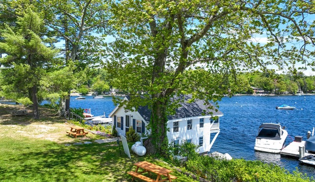 Lakefront Cottage with Screened Deck, Great Lake View, WiFi & Shared Firepit