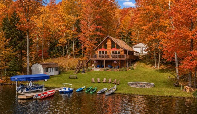Lakefront Home Fast WiFi and Workspace, stay the week