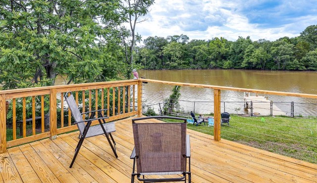 Lakefront Home | FirePit | BWI | MarleyCreek River in Glen Burnie