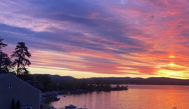 Lakefront property in perfect condition. Reserve now for coveted summer weeks.