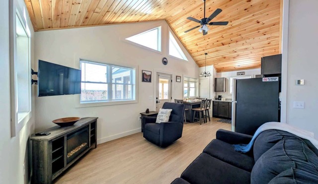 Lakeview Cabin w/Fire Pit & Beach Access
