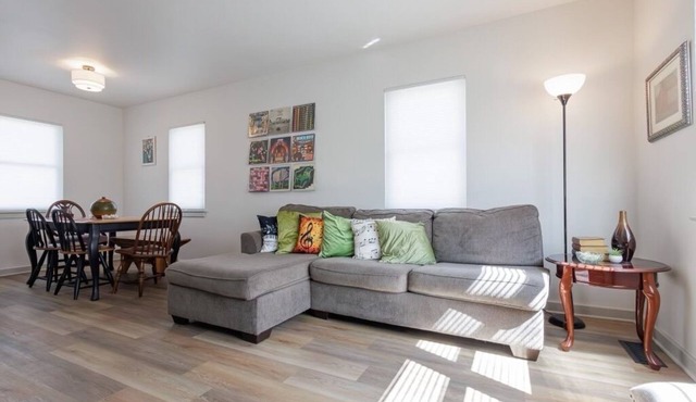 Lancaster/Millersville~ Comfy 4 Bedroom Single Home with 2 Bedrooms on 1st Floor