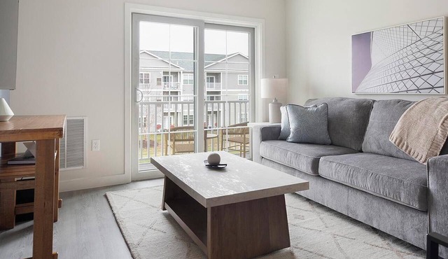 Landing | Chic 2BD, Gym, Game Room