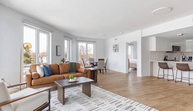 Landing | Modern 2BD, Gym, Rooftop Lounge