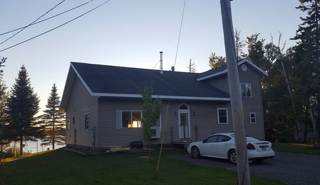 Large 5 bedroom lake home, sleeps 14