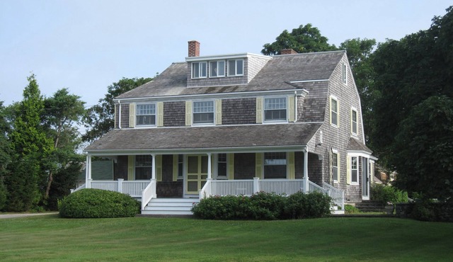 Large, airy house with lots of outdoor space -- May through mid-June available!