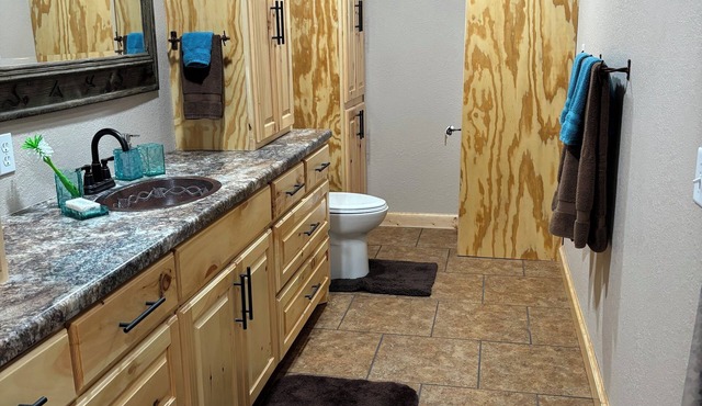 Large private studio suite in Dumas with WiFi, AC in Dumas