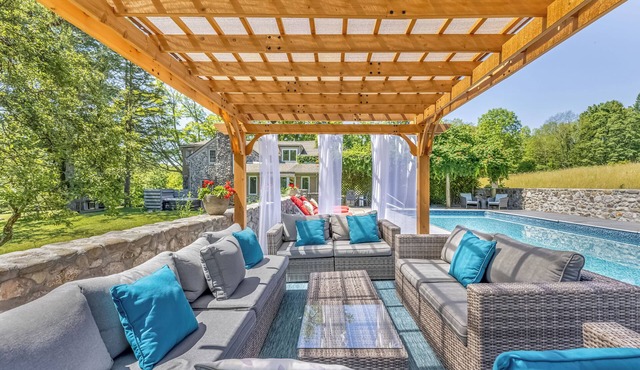 Lavender Hill Estate, Private 37 acres,1.5 hour from NYC, Heated Pool, Jacuzzi,