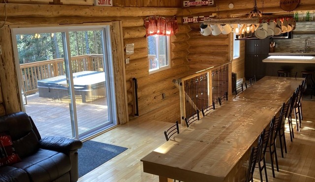 Le Forestier Private SPA/Billiard table/Foyer *6 rooms in Saint-Luc-de-Bellechasse