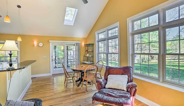 Lenox House w/Screened Patio & Mountain View