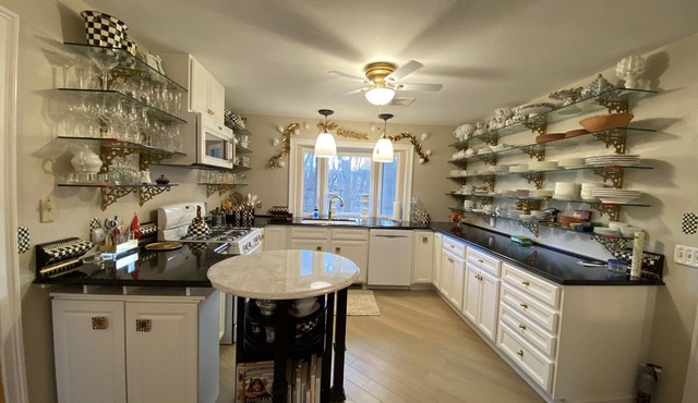 Lenox, Private Home close to Tanglewood nRents by the Month