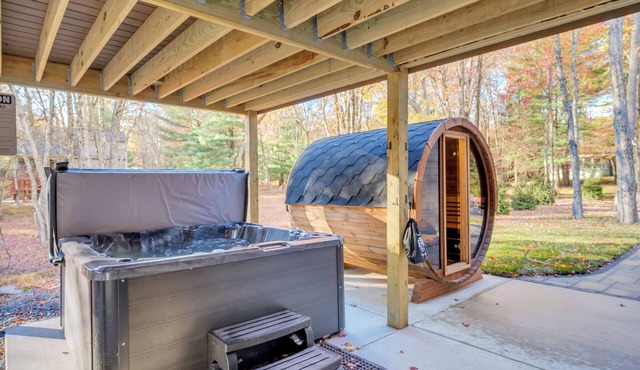 Light My Fire by PMR, 8BR New Luxury Home, Sauna, Elevator, Sleeps 27