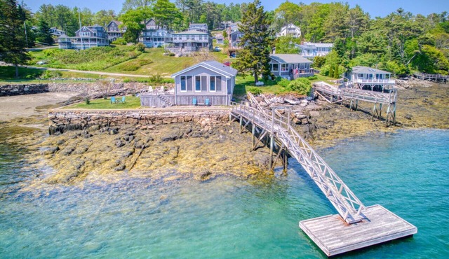 Linekin Lodge | Oceanfront | 3BDR| Deep Water Dock| Beach