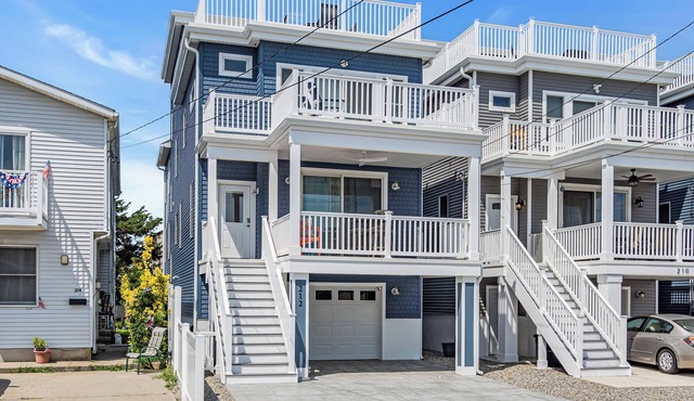 Linens+Towels | Fast WiFi | 3 Decks | Coffee Maker