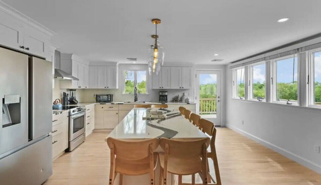 Little Creek Retreat Private hot tub & yard - RIBryan Properties