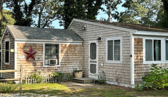 LOCATION! 1 mile to OCEAN/GOLF, Pool, SLEEPS5, pet ok, Kitchen/Grill,2BR,Parking