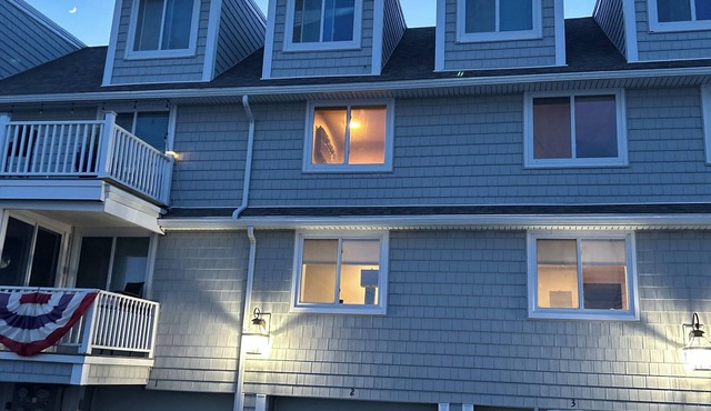 Location location location - renovated 2-bedroom condo on Long Sands Beach