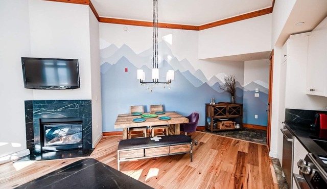 Lodge at Spruce Peak! Amazing 2 BR ! Ski In-Out!