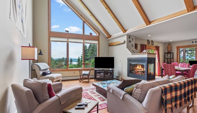 Lodges 17 - Modern condo with great views of Rangeley Lake