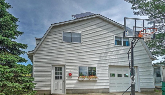 Loft Unplugged w/Outdoor Space in Amish Country!