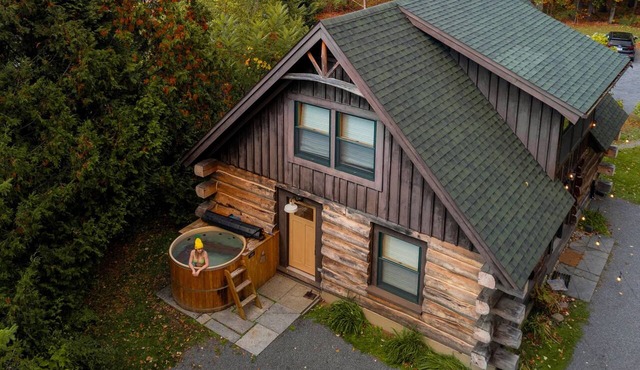 Log Cabin, Hot Tub, Sauna & River