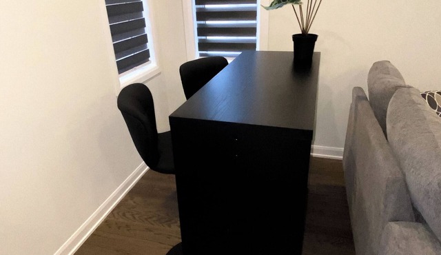 Lovely Modern 4 Bedroom Townhome