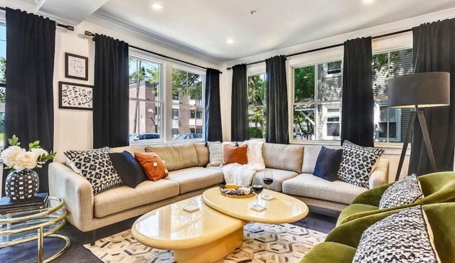 Luxe Boston Condo Near T