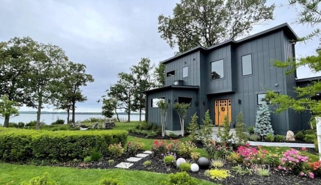 Luxe Modern Chesapeake Waterfront Oasis