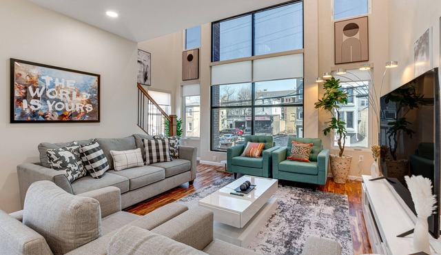 Luxe Newark Retreat w/Rooftop Deck: Pets Welcome!
