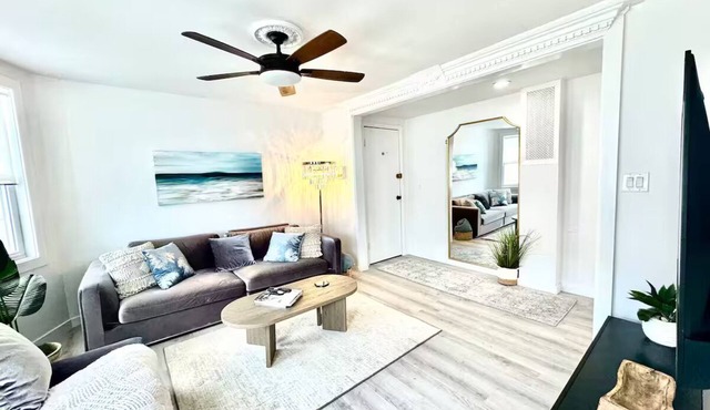 Luxurious Beachside retreat, 2 Bedrooms Entire rental unit in Queens, New York