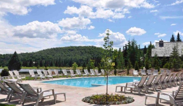 LUXURIOUS COTTAGE- Mt-TremblantArea/Ski/Lake/Spa