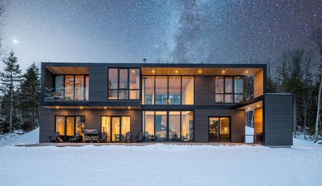 Luxurious & cozy villa located in Charlevoix, facing the St-Lawrence River in La Malbaie
