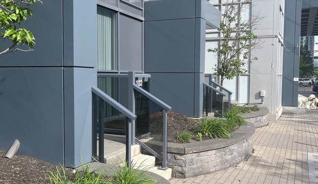 Luxury 2-Storey Loft in the Heart of Downtown Toronto