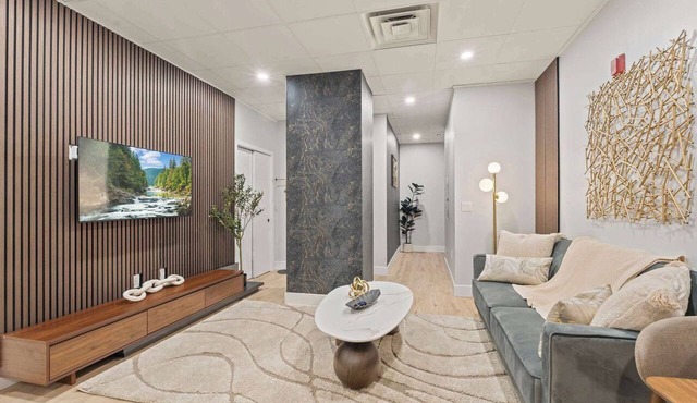 Luxury 3BD | Center City | 3 Beds | By JFK plaza