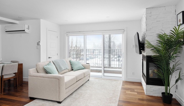 Luxury 3BR Condo – Family Friendly & Wi-Fi