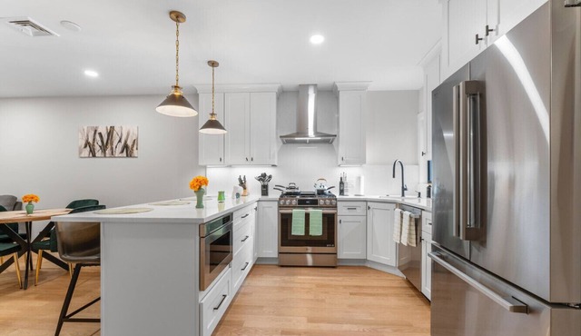 Luxury 4BR | Charlestown