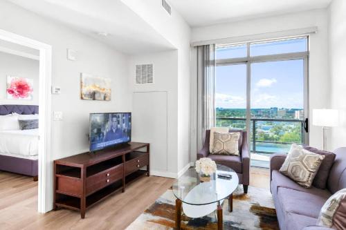 Luxury Apartment In Harbor Point