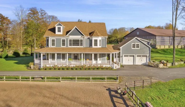 Luxury home on horse farm near lakes, golf, hiking, skiing, great restaurants!