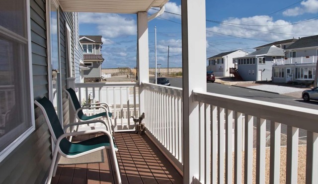 Luxury Lavallette beach block home steps from ocean! Sleeps 13