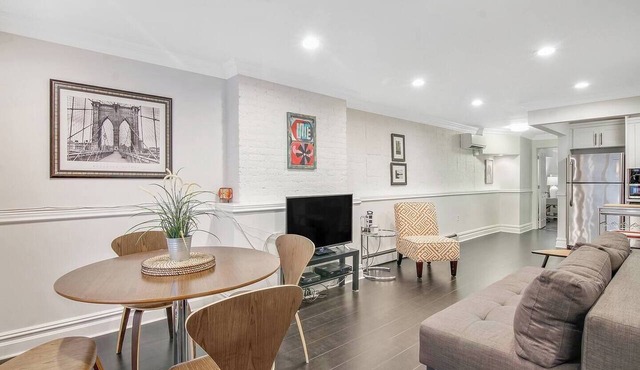 Luxury Space, Near Subway, Perfect for Work/Play!
