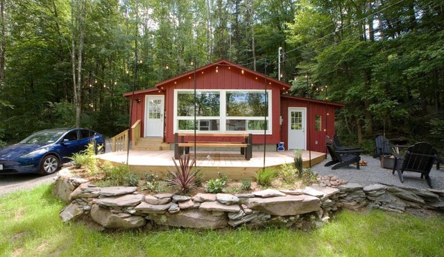 Luxury Tiny Cabin with Sauna and Cold Plunge