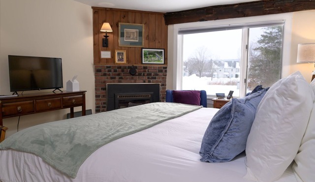 Madonna Peak w/Breakfast at the Brass Lantern Inn