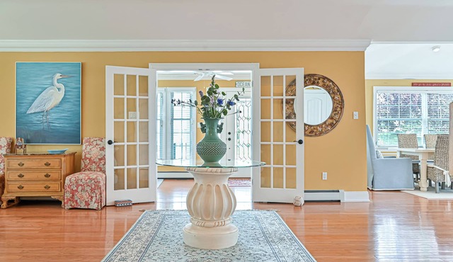 Majestic beach house to rent! Steps from beach and a 5 minute drive to AC!