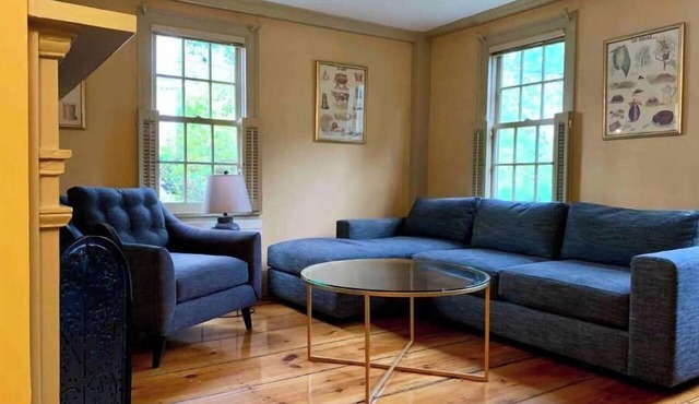 Maple Suite- Private Ground Floor Apartment in front of Smith College