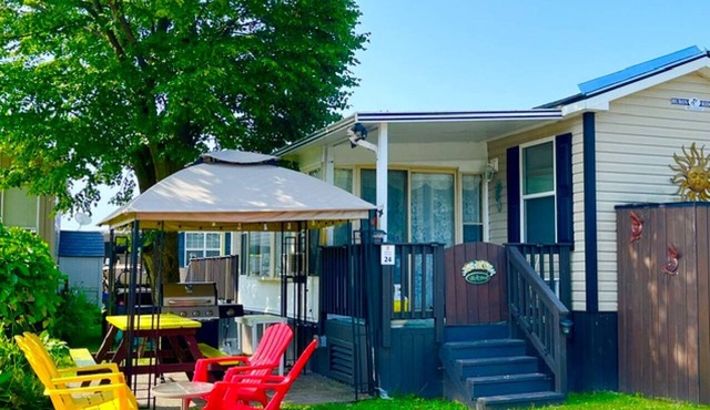 MARINER Getaway cottage at Sherkston Resort Port Colborne