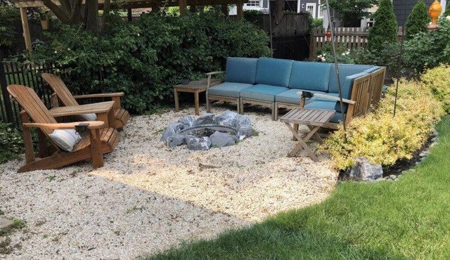 Marvelous Home with Backyard Living Room in Murray Hill